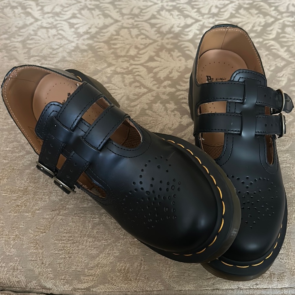 Black MaryJane Shoes 8065 Dr. Martens   ***Basically NEW!! ***
